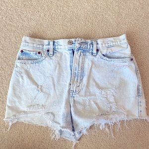 Abercrombie & Fitch Annie Hi Rise shorts in size 27/4